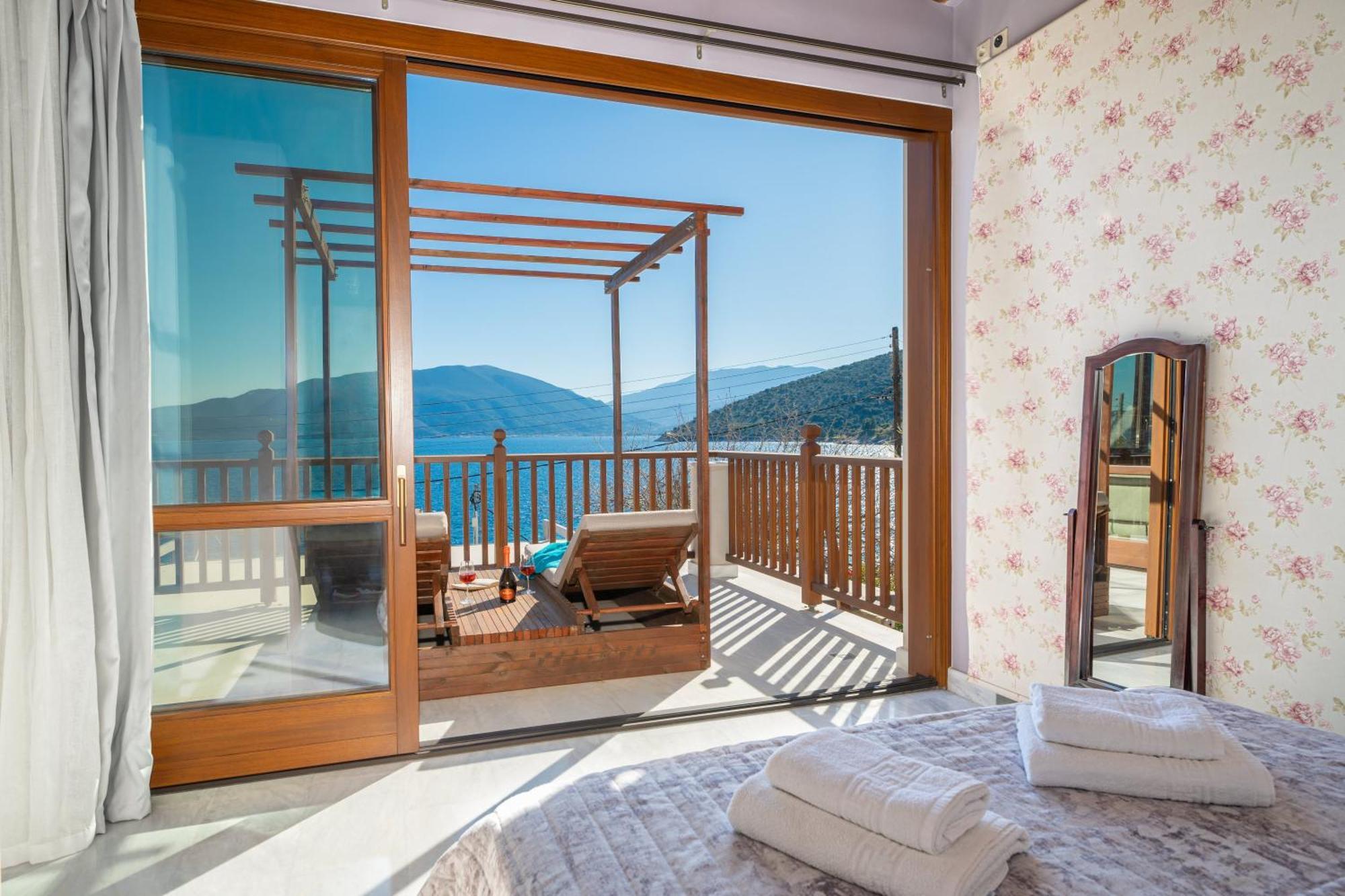 Sea Rock Apartment Agia Efimia Extérieur photo