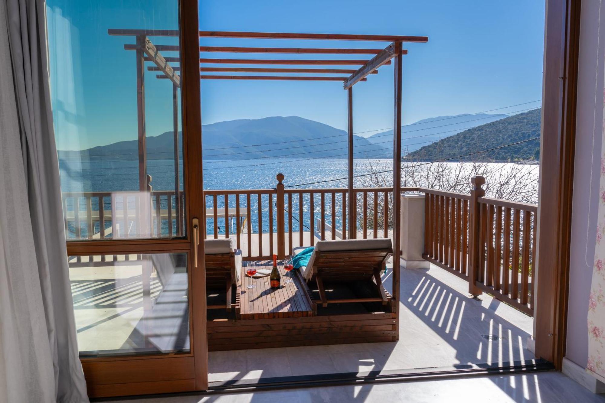 Sea Rock Apartment Agia Efimia Extérieur photo